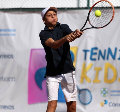 Pedro Boscardin Ã© vice-campeÃ£o de simples e campeÃ£o de duplas em Curitiba (PR)