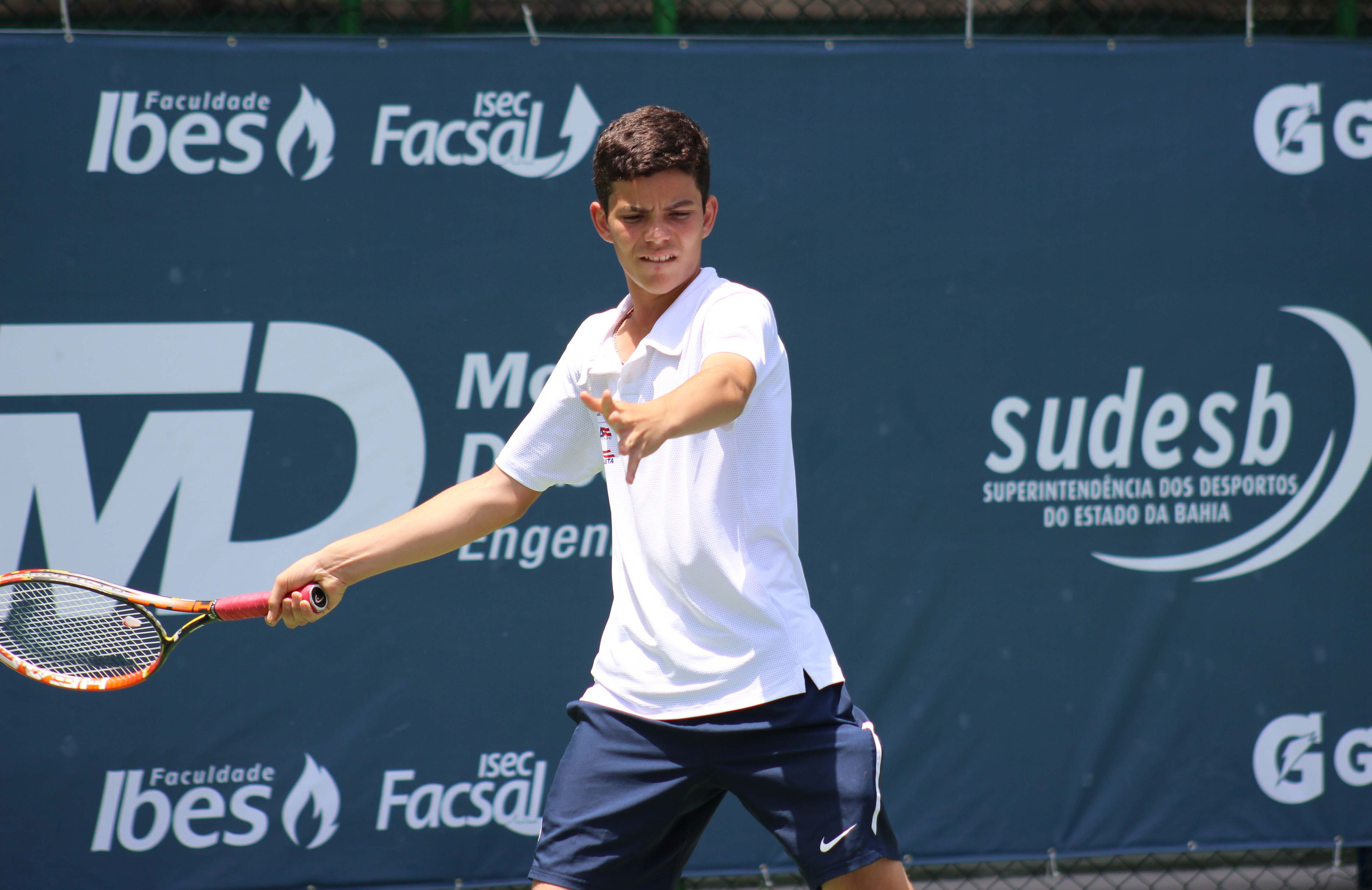 Natan Rodrigues avança no BNP Paribas Cup, em Paris