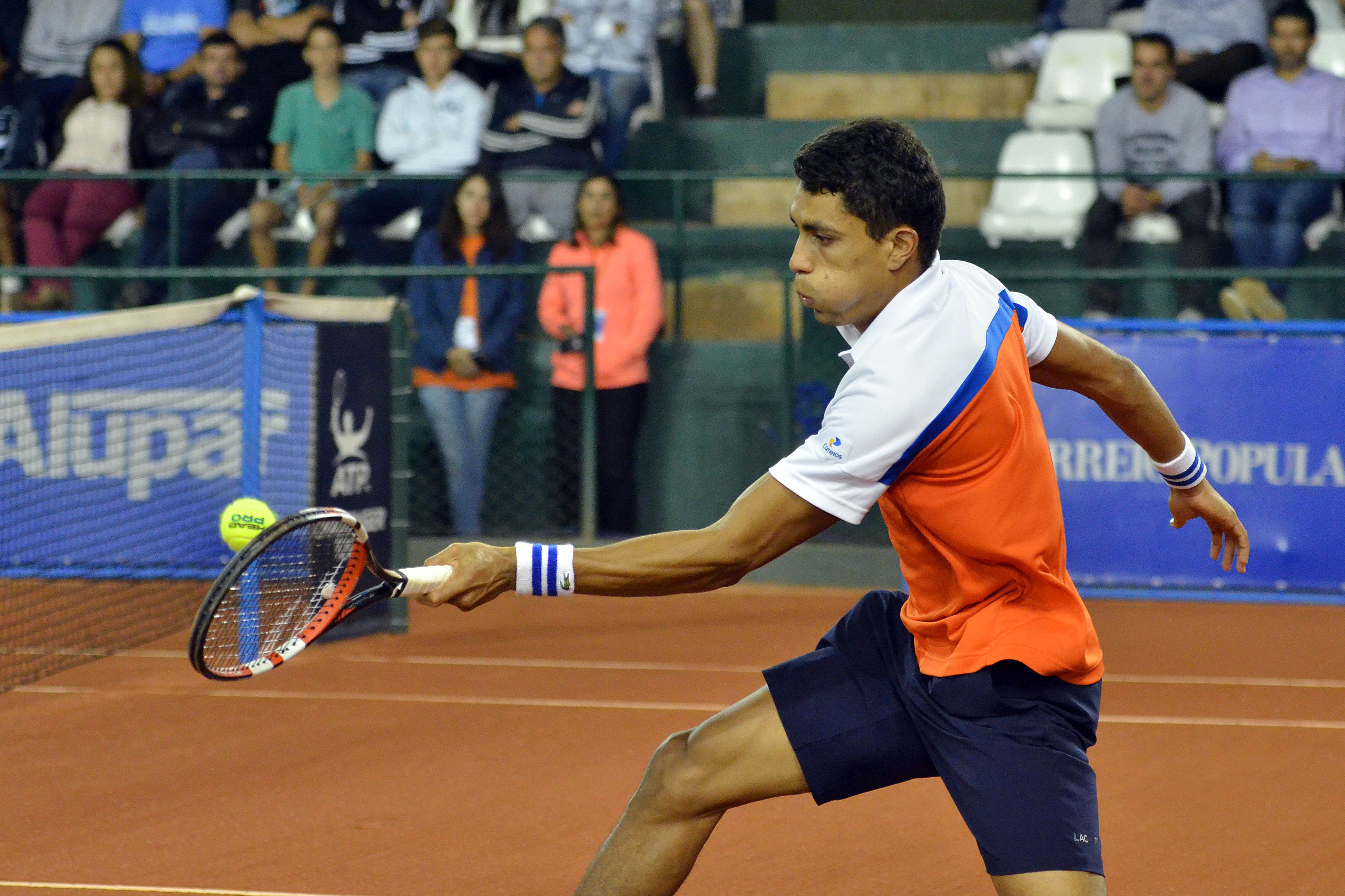 Thiago Monteiro vence a estreia em Santiago. Wild e Oliveira avançam em Salvador