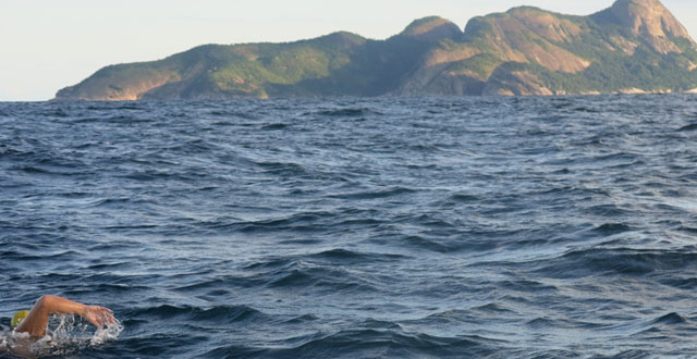 Bicampeão Mundial e lendas da maratona aquática do Brasil participam da Volta à Nado do Arquipélago de Alcatrazes