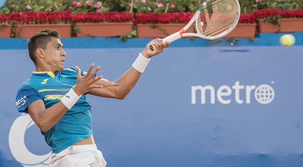 Thiago Monteiro brilha, derruba ex-top 10 Monfils, joga, em Quito, sua 1Âª semi de ATP e volta ao top 100